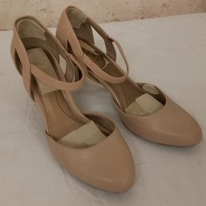 Life Stride Soft Systems Nude Heels Sz 8.5M